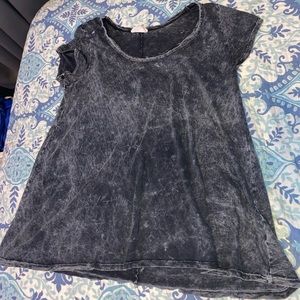 Oversized cute gray shirt!